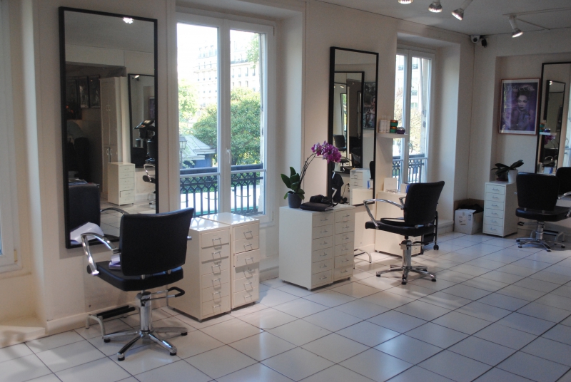 salon-coiffure-POURCIEUX-min_floor-home-office-property-living-room-room-781228-pxhere.com